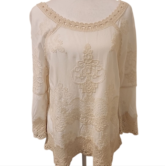 Democracy Tops - NWT Democracy Size XS Boho Hippie Blouse Size XS Cream with Bell Sleeves